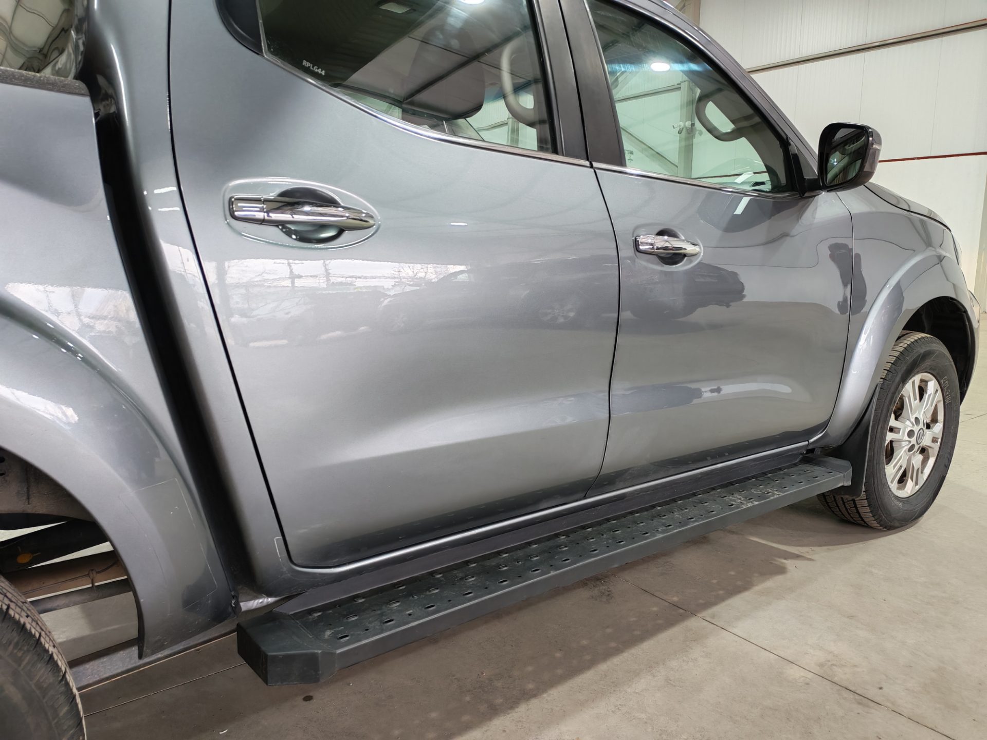 NISSAN NAVARA